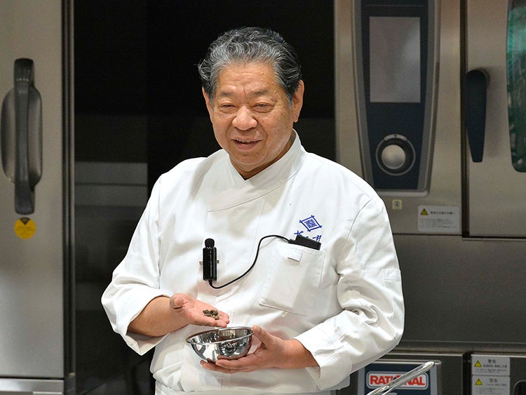 『WORLD EDITION「フロンティア・サミット」』Program 2：料理デモンストレーション＆試食［かぶらの風呂吹き、柚子味噌かけ］